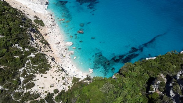 Où découvrir les plages secrètes de la Sardaigne?